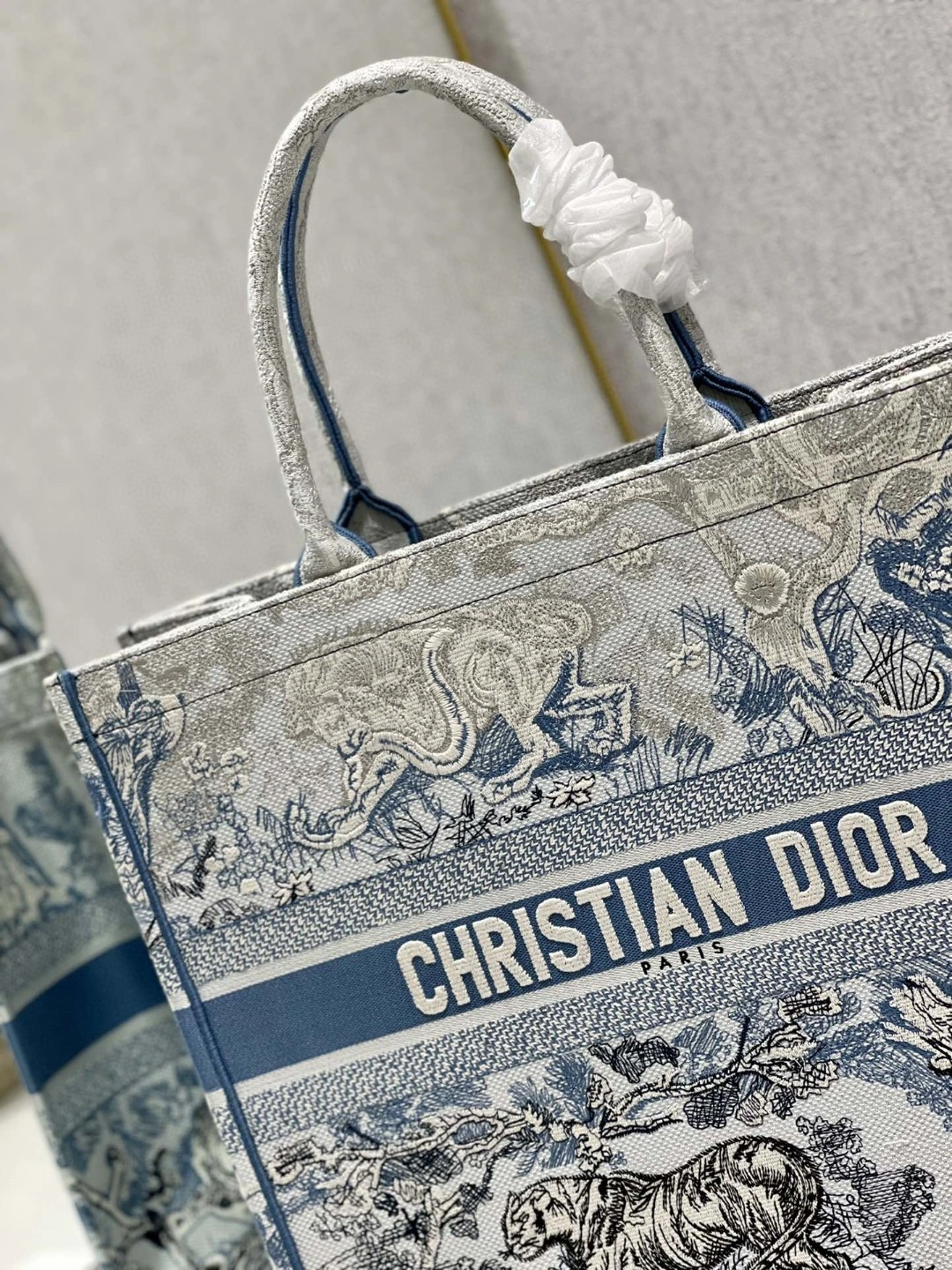 MOMO- M1286ZTQY book tote item : B-B00M1108