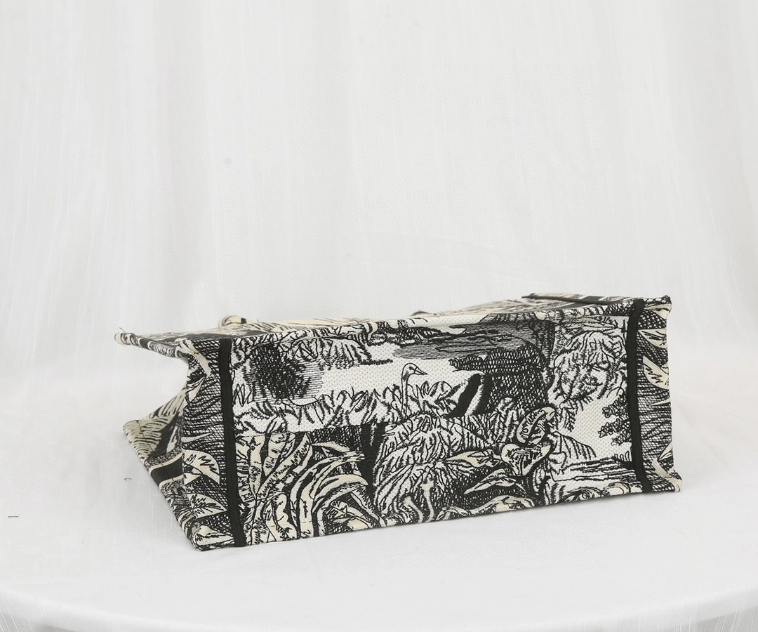 MOMO- M1296ZRFU Book Tote item : B-B00M1319
