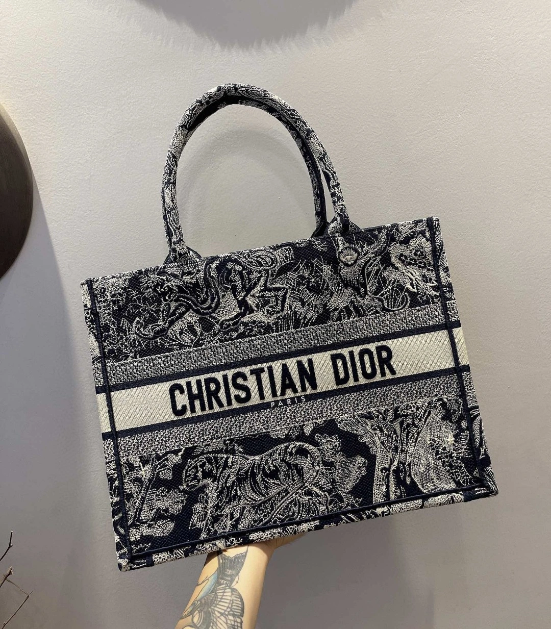 MOMO- M1296ZRGO Book Tote item : B-B331M1421
