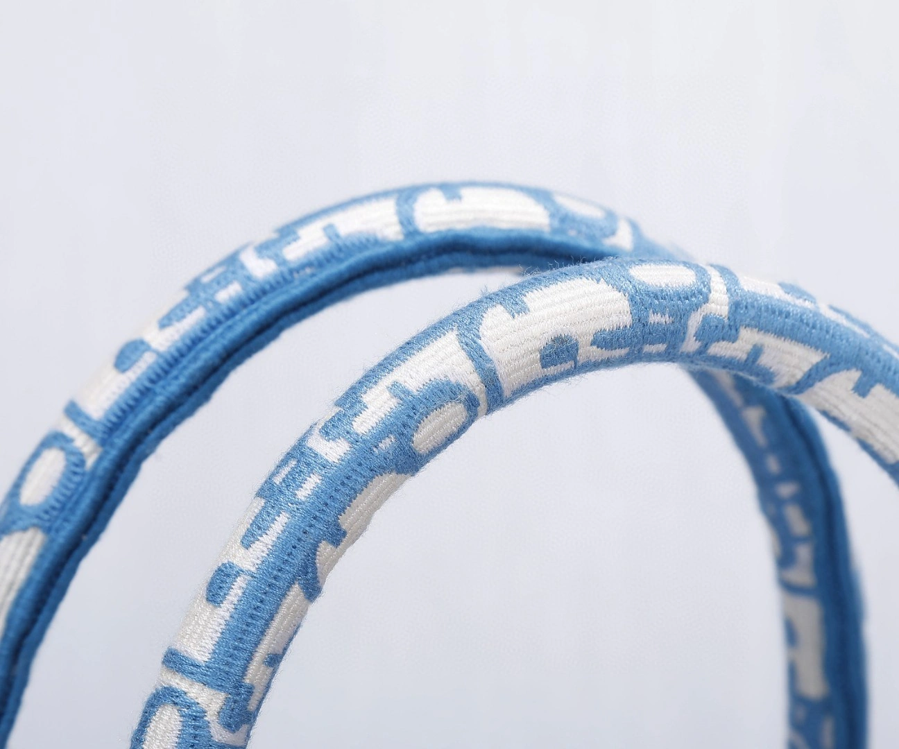 MOMO- M1296ZRIW item : B-B00M1327