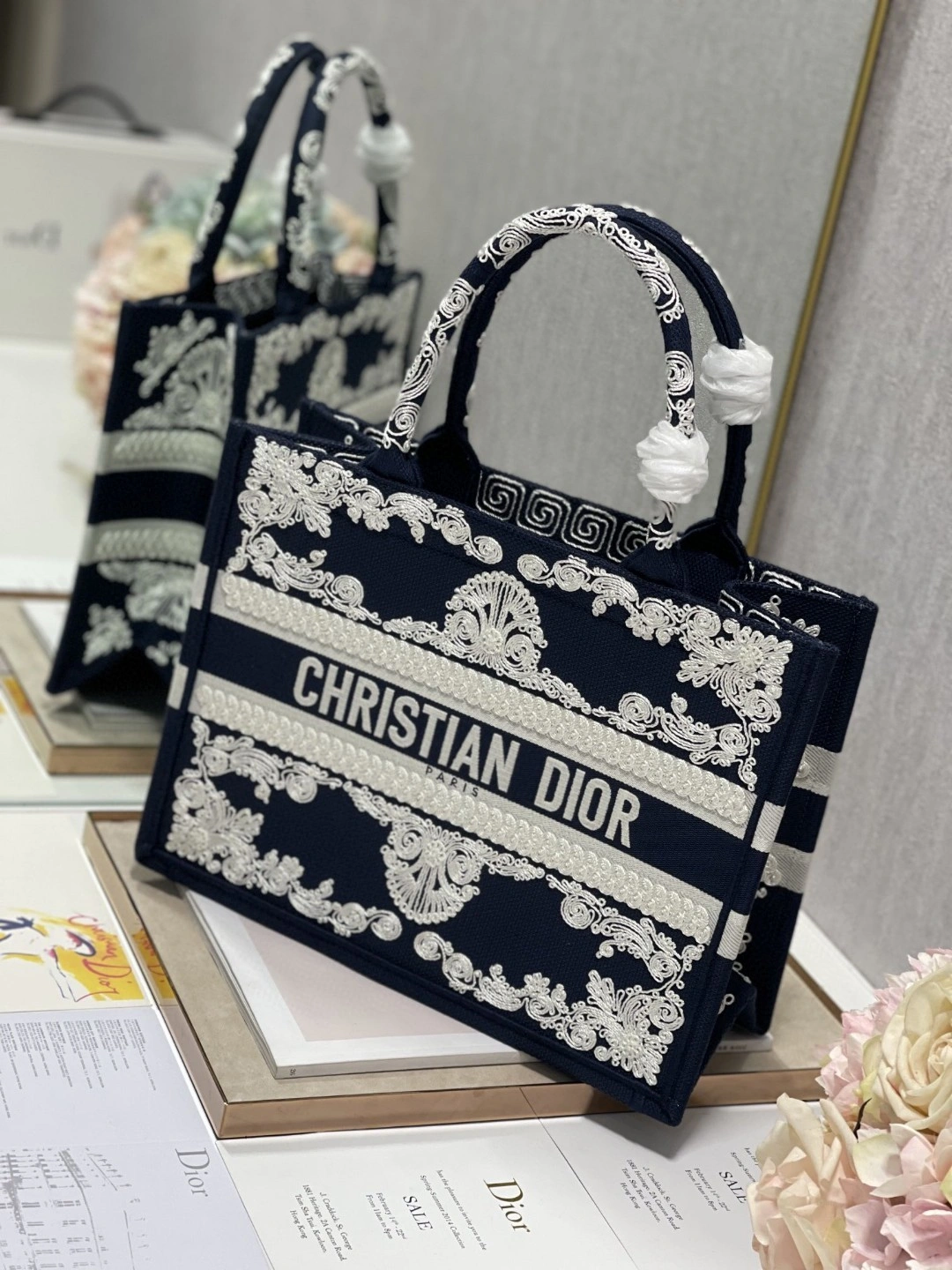 MOMO- M1296ZTTX book tote item : B-B563M1128