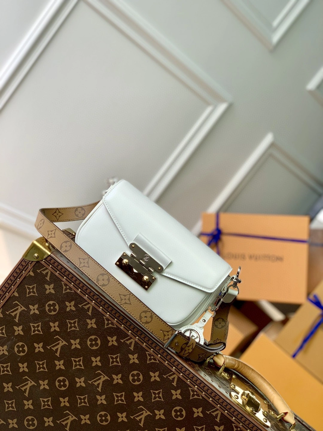 MOMO- M20395 Swing item : B-B063D1828