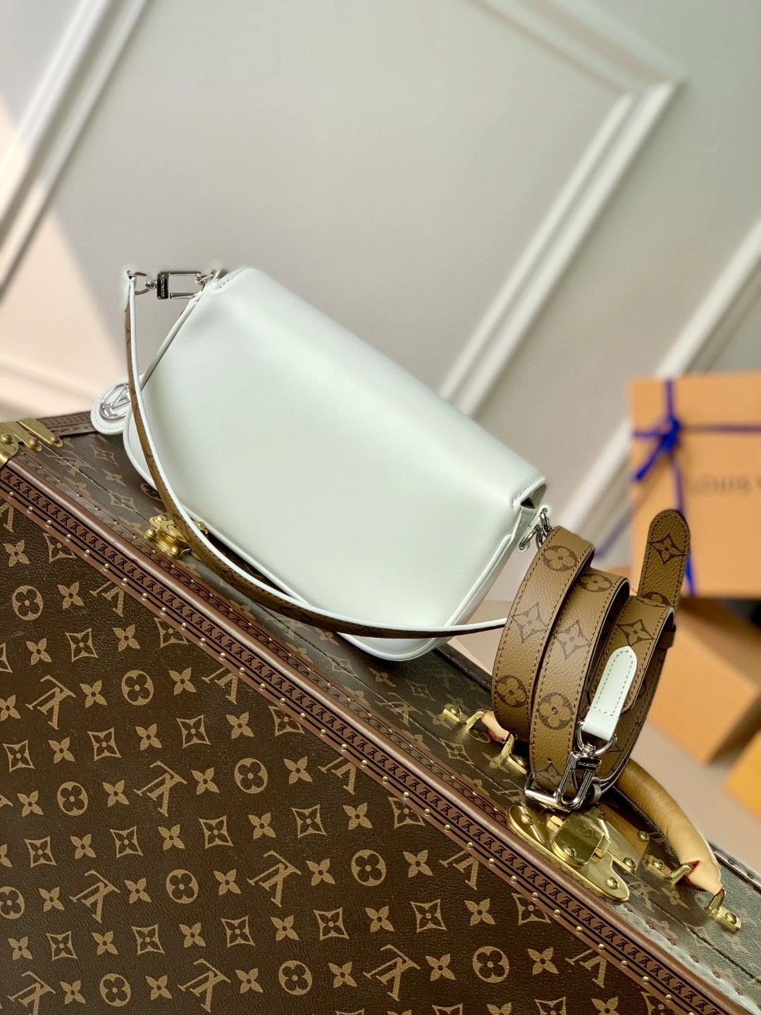 MOMO- M20395 Swing item : B-B063D1828