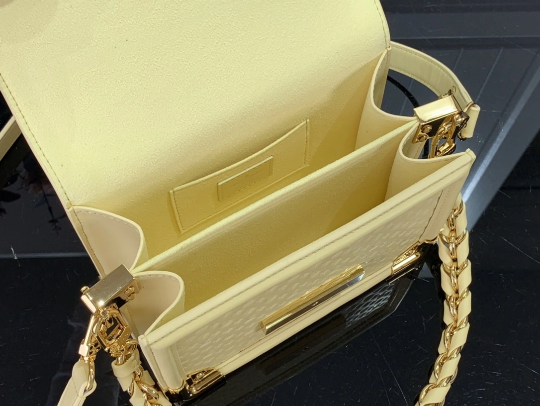 MOMO- M22597 item：C-B063F0938R