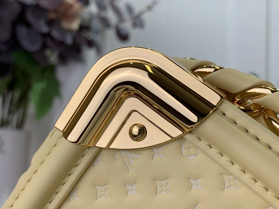 MOMO- M22597 item：C-B063F0938R