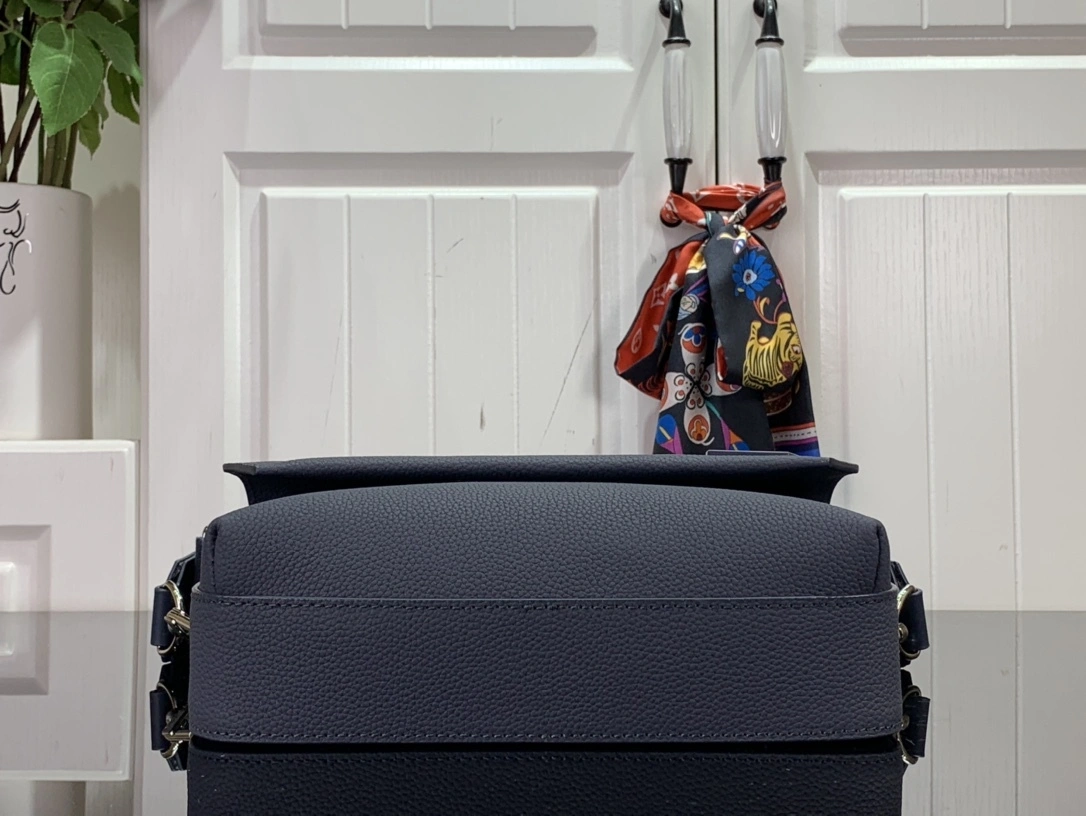 MOMO- M22611 item：C-B063H1730R
