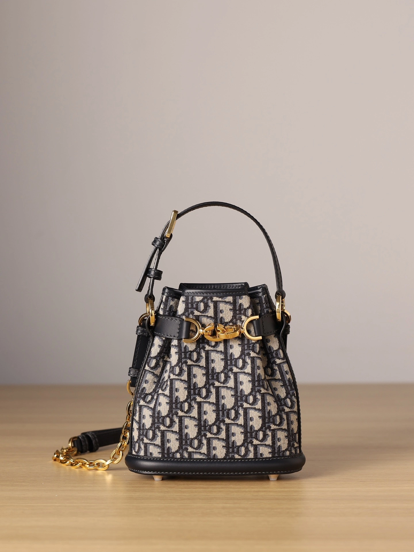 MOMO--M2272UTZQ_M928 M2272UTZQ-M928 item:D-B482B1725R