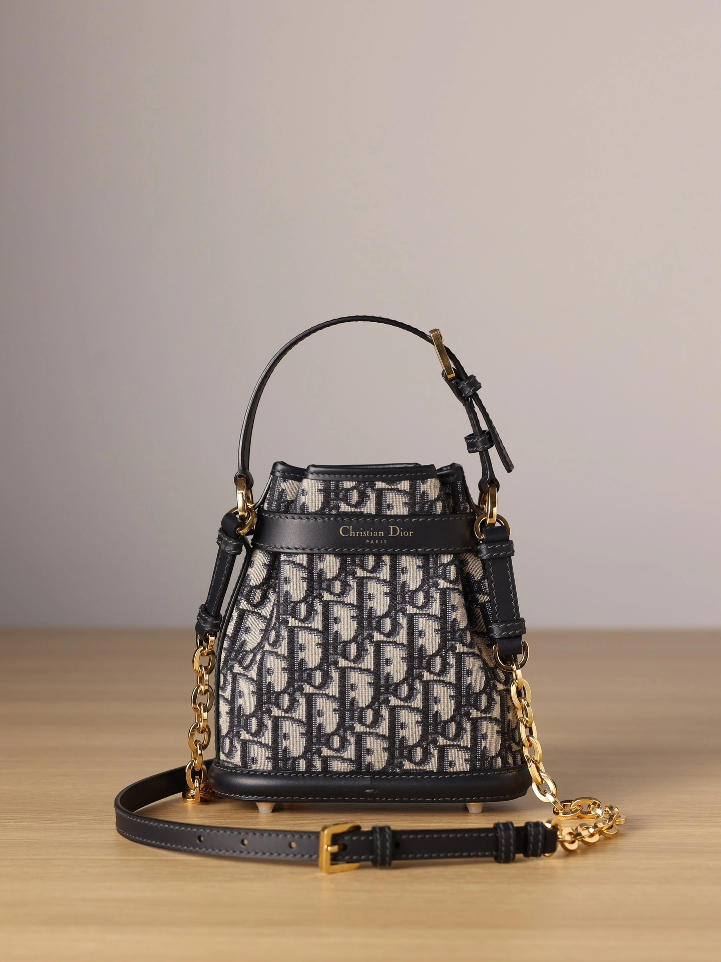 MOMO--M2272UTZQ_M928 M2272UTZQ-M928 item:D-B482B1725R