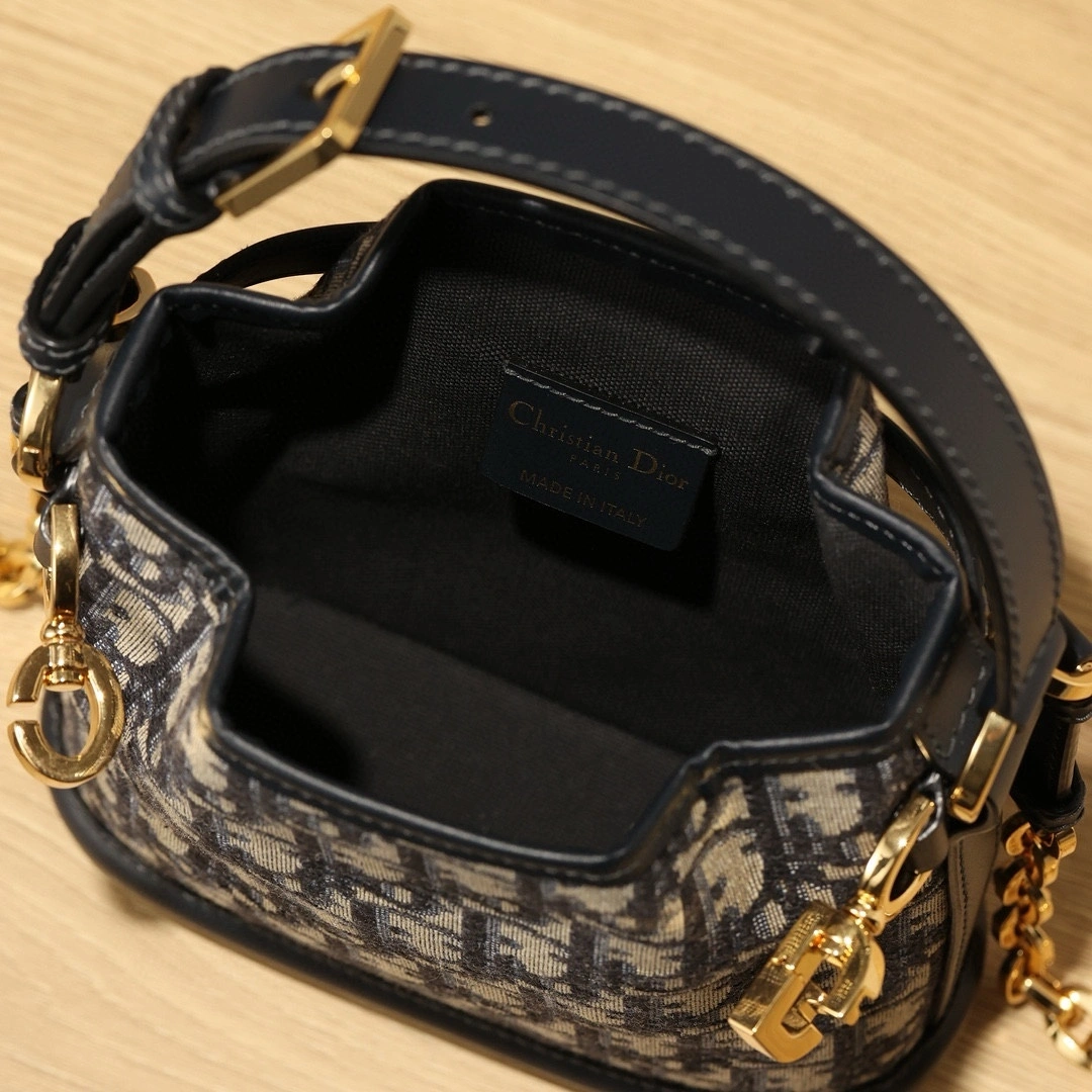 MOMO--M2272UTZQ_M928 M2272UTZQ-M928 item:D-B482B1725R