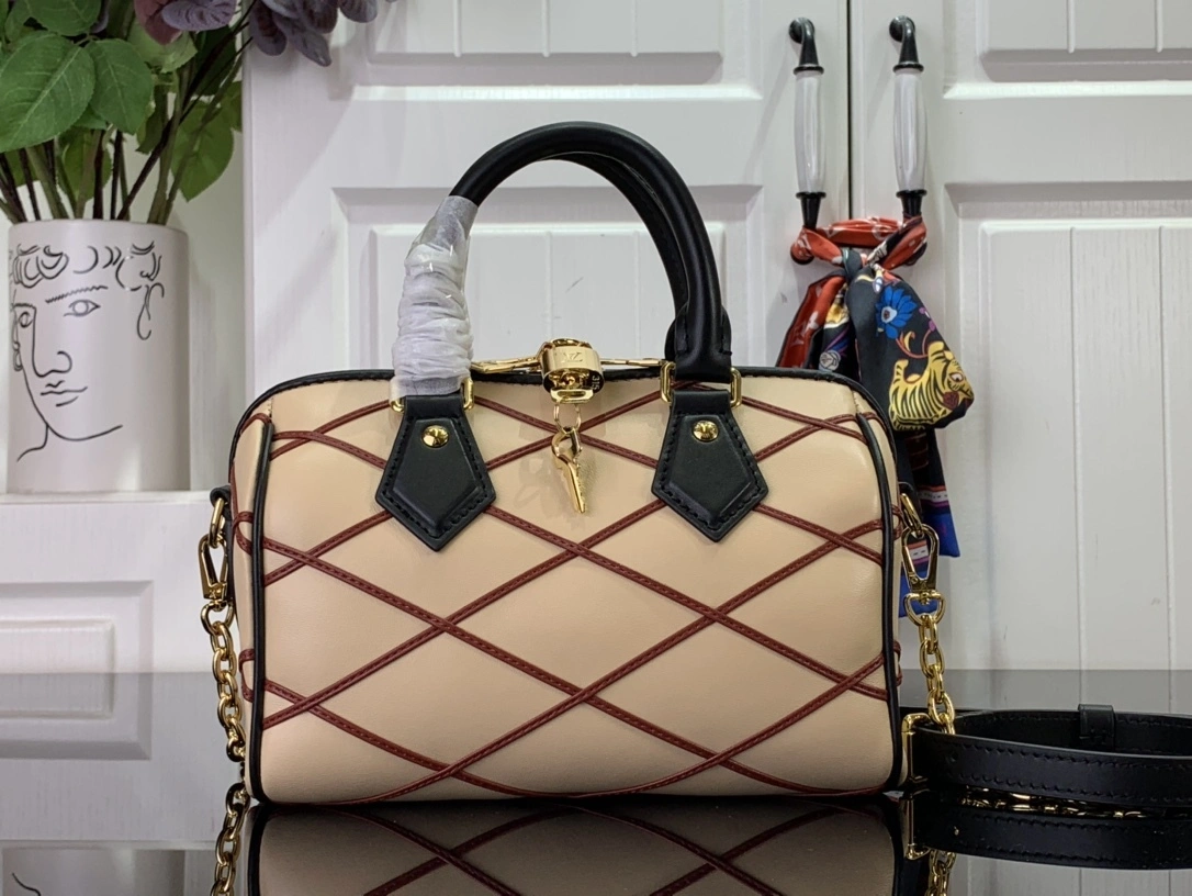 MOMO--M24261 sheepskin item:D-B174D1531