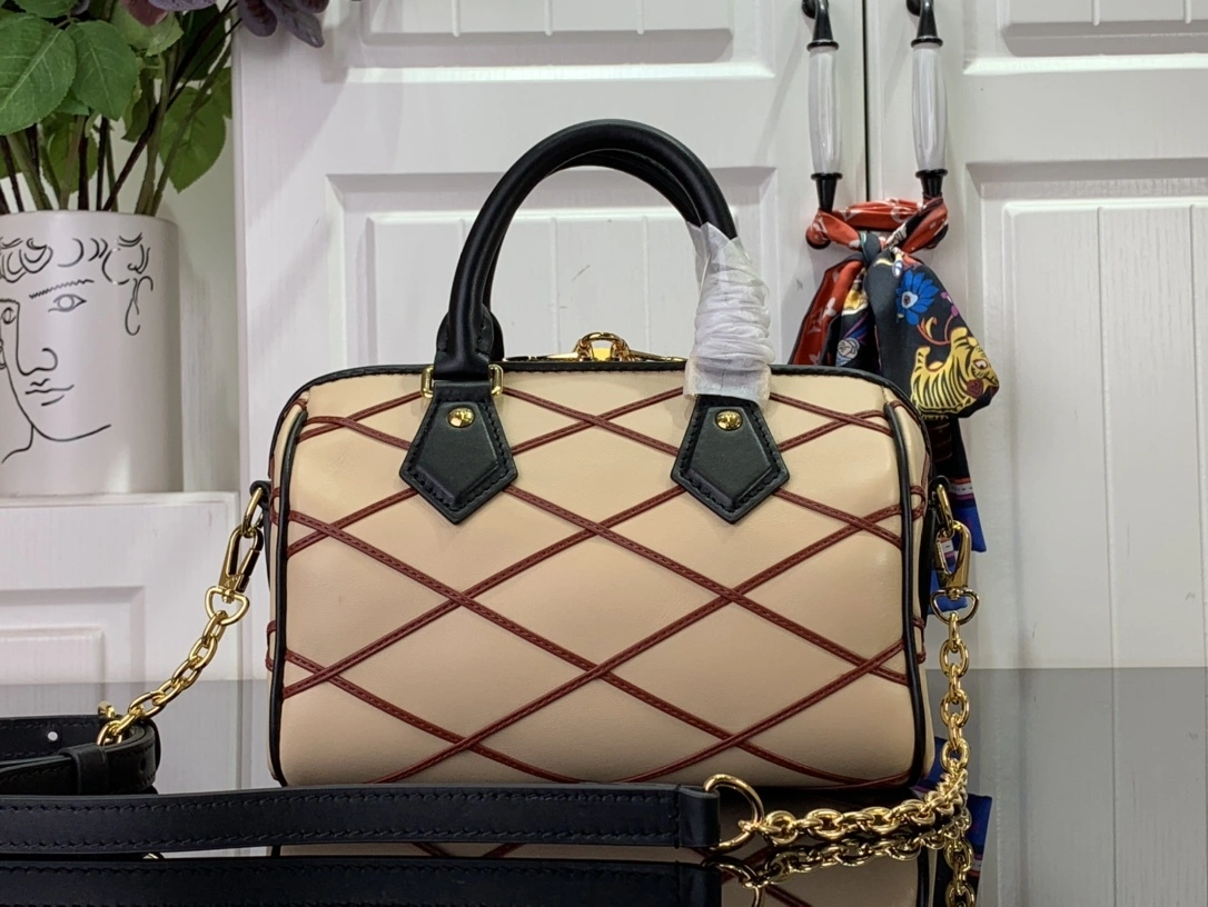 MOMO--M24261 sheepskin item:D-B174D1531