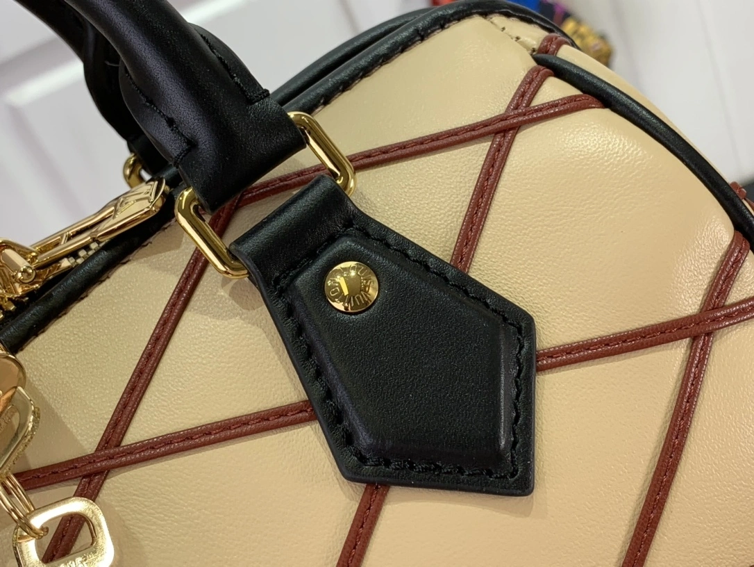 MOMO--M24261 sheepskin item:D-B174D1531