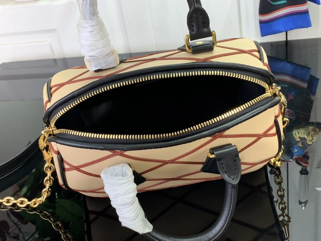 MOMO--M24261 sheepskin item:D-B174D1531
