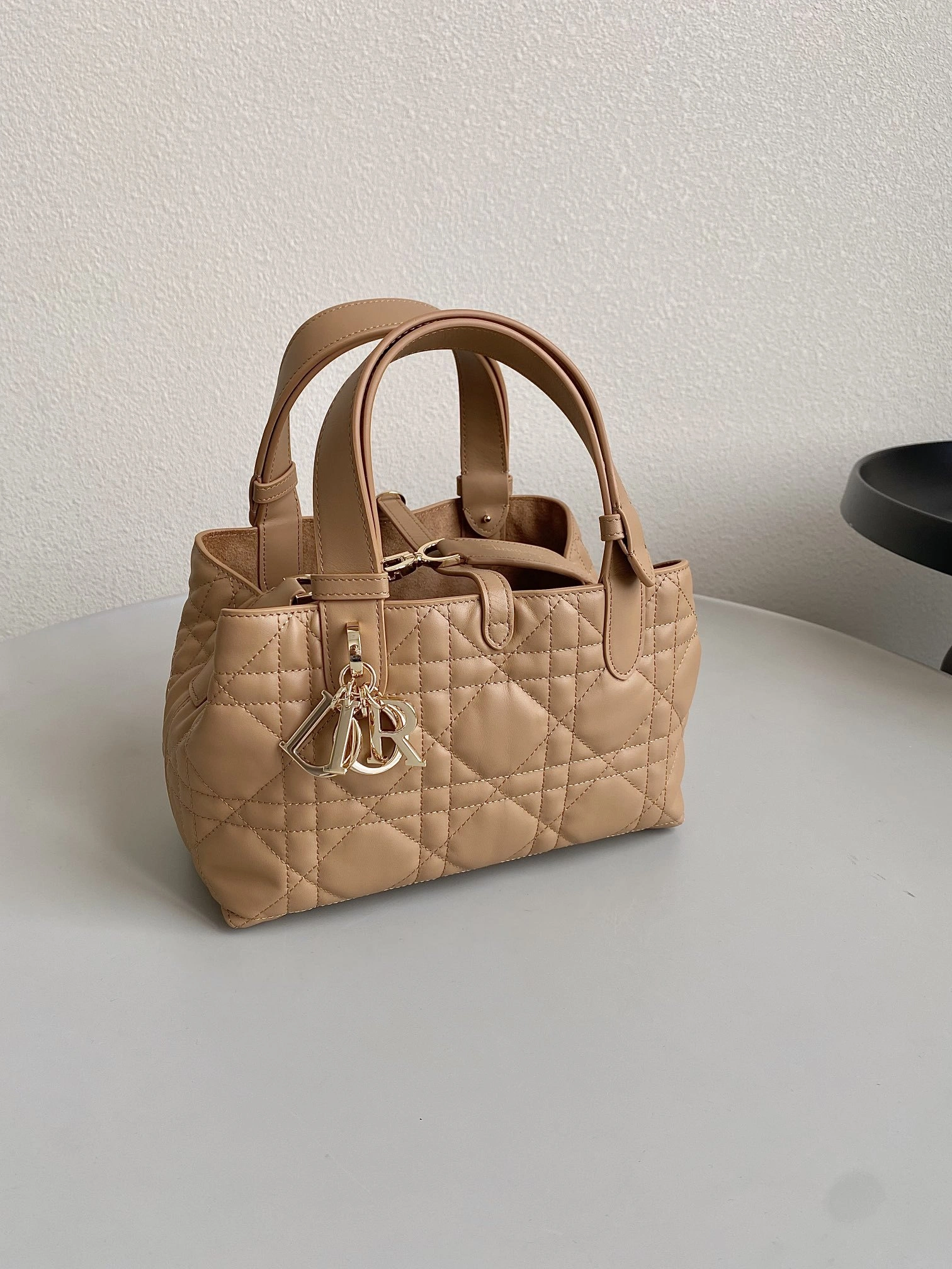 MOMO- M2822OSHJ-M53U item：C-B050I3073V