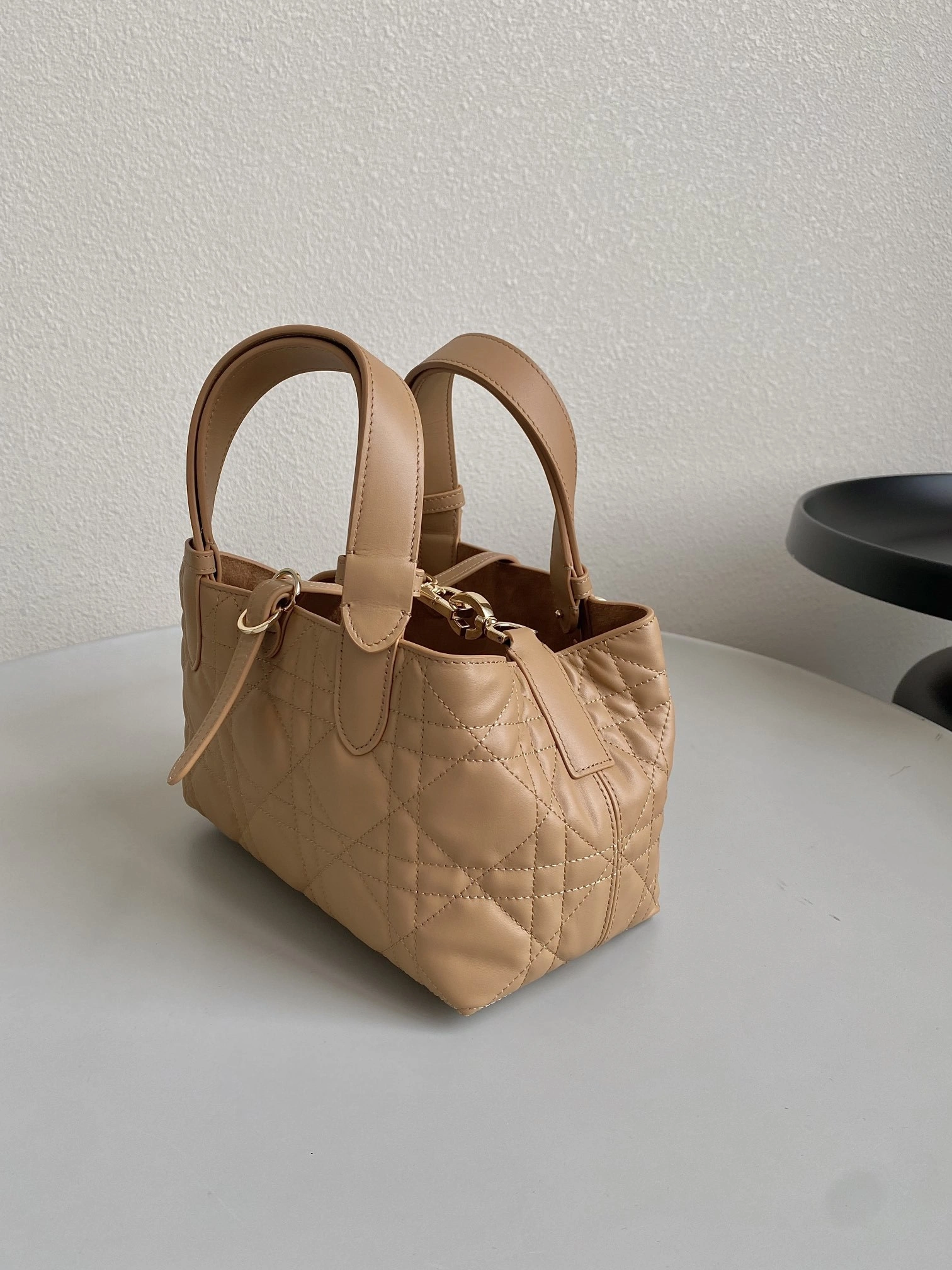MOMO- M2822OSHJ-M53U item：C-B050I3073V