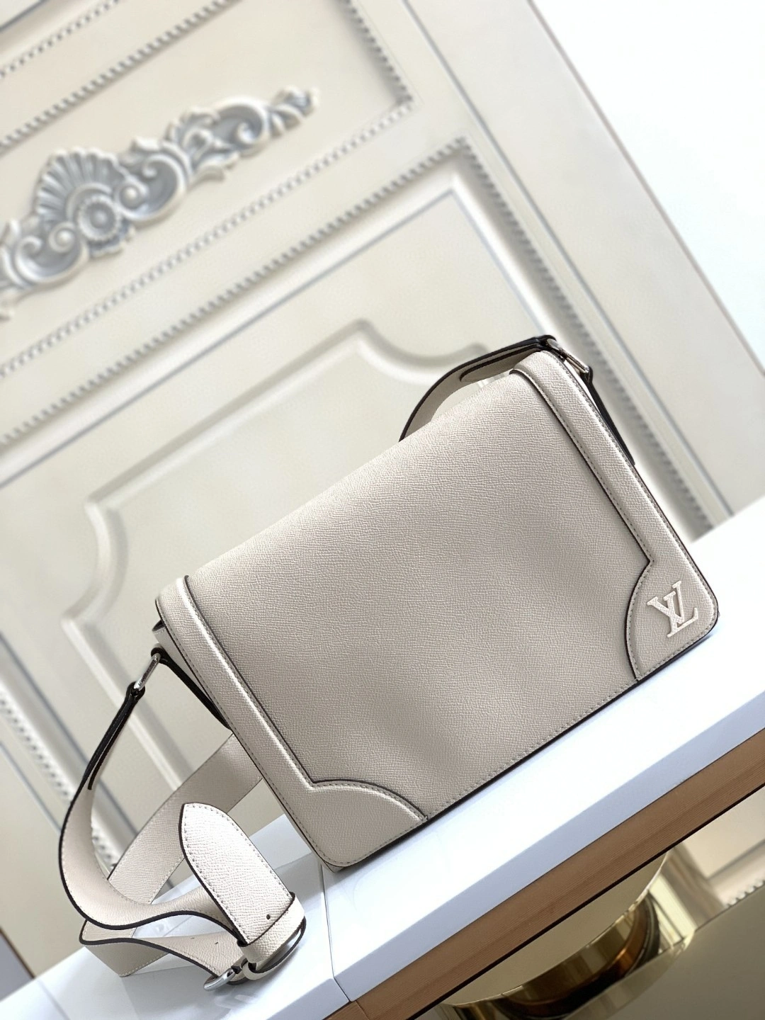 MOMO- M30813 item : A-B00L2233