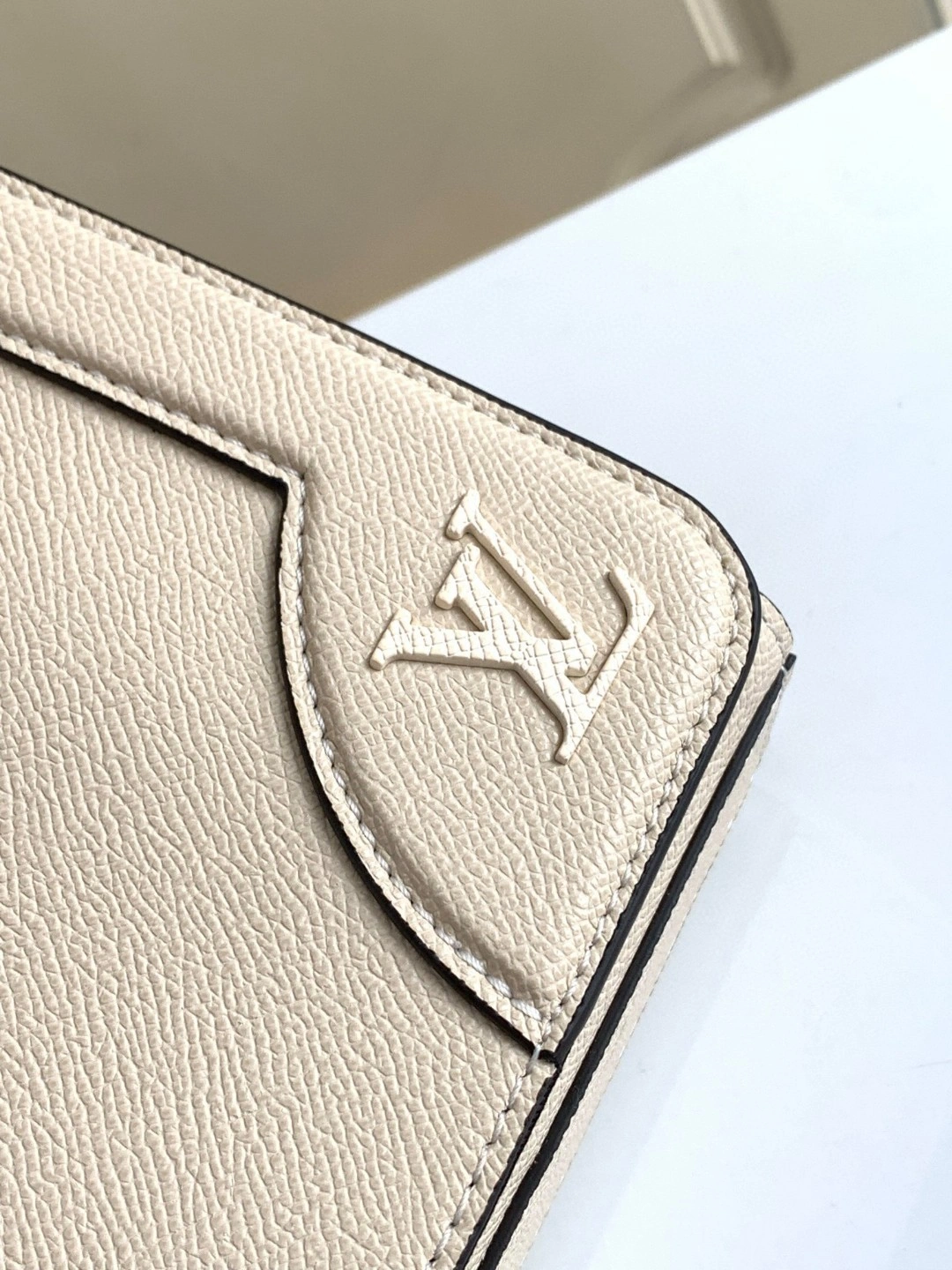 MOMO- M30813 item : A-B00L2233
