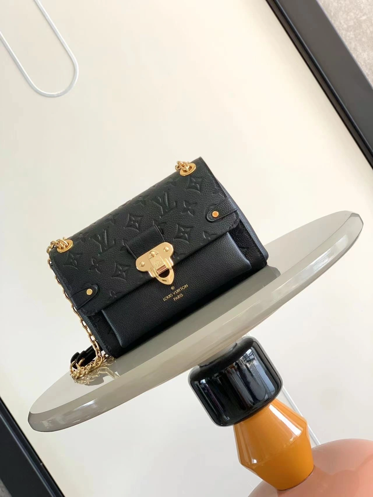 MOMO- M44151 item:D-B063A1560