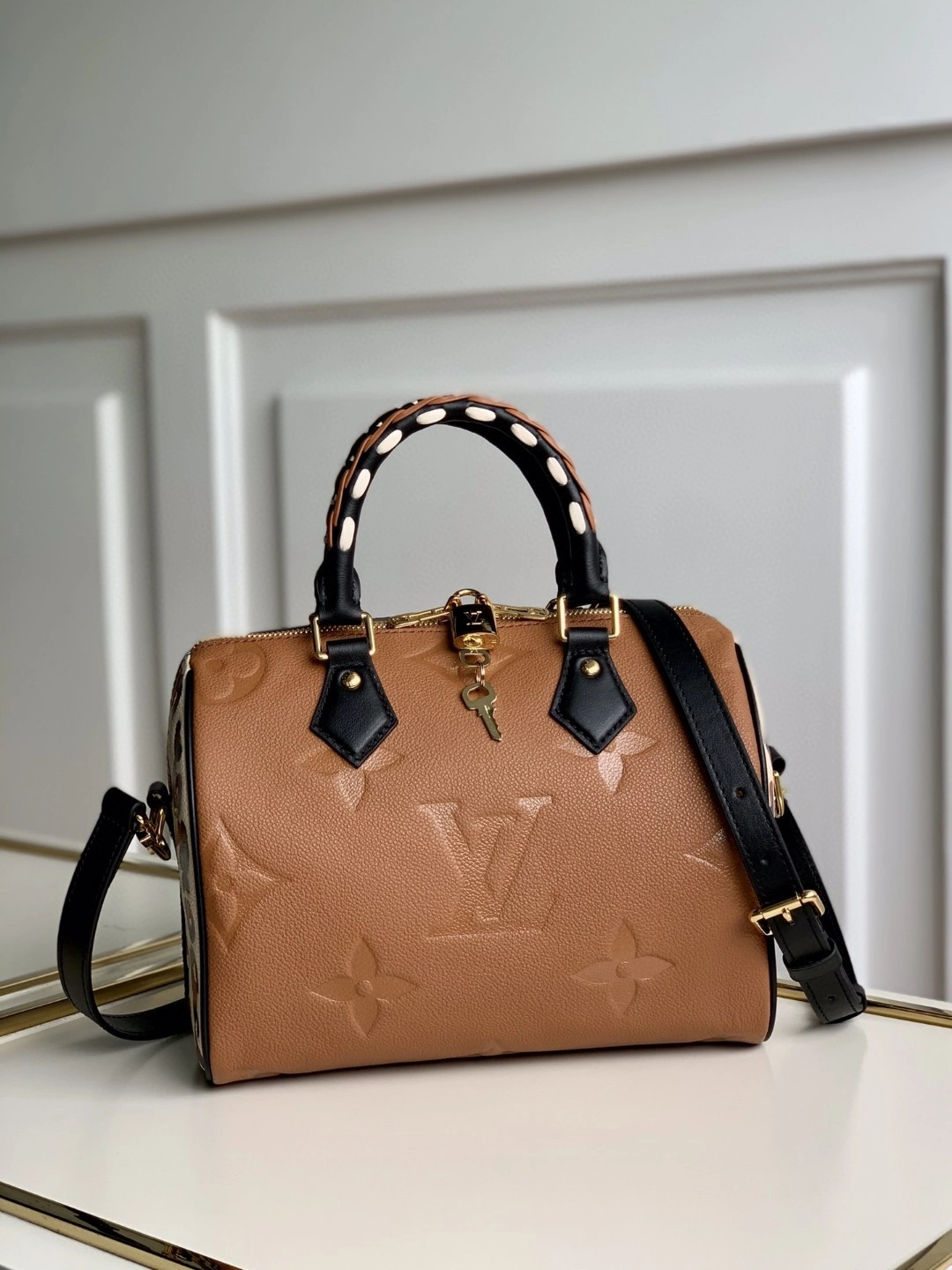 MOMO- M45840 item : A-B00L2306