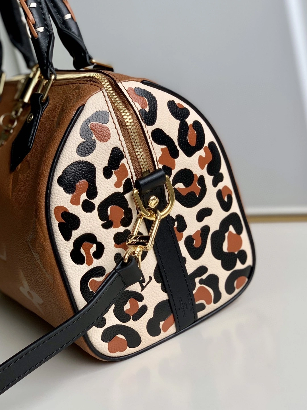 MOMO- M45840 item : A-B00L2306