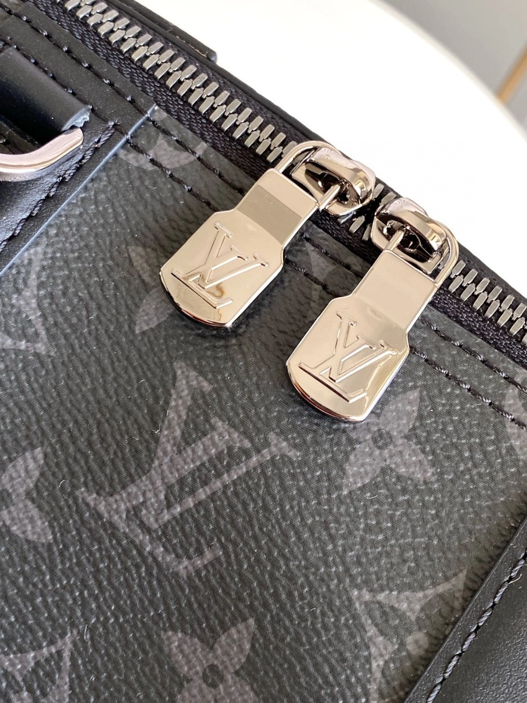 MOMO- M45936 cowhide item : A-B00L1718