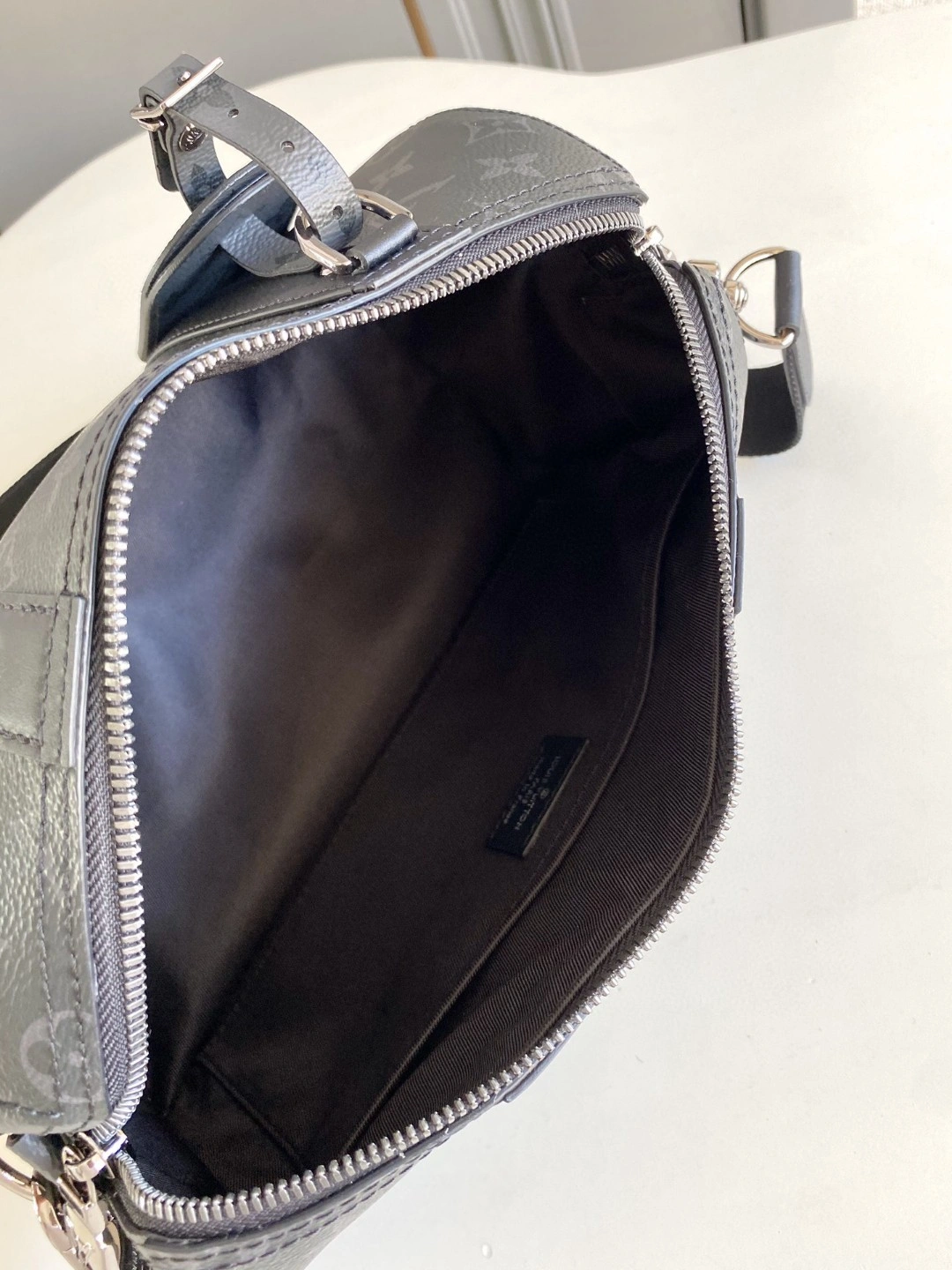 MOMO- M45936 cowhide item : A-B00L1718