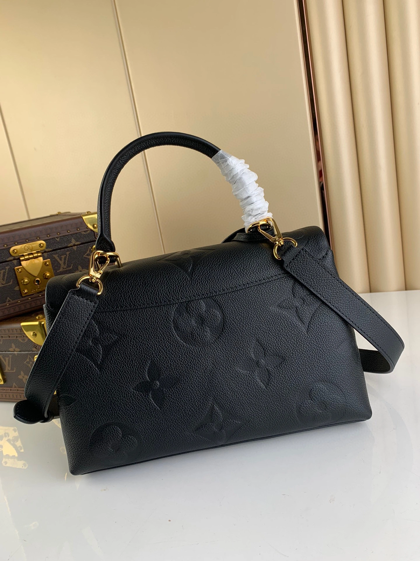MOMO- M45976 item：B-B000E2628C