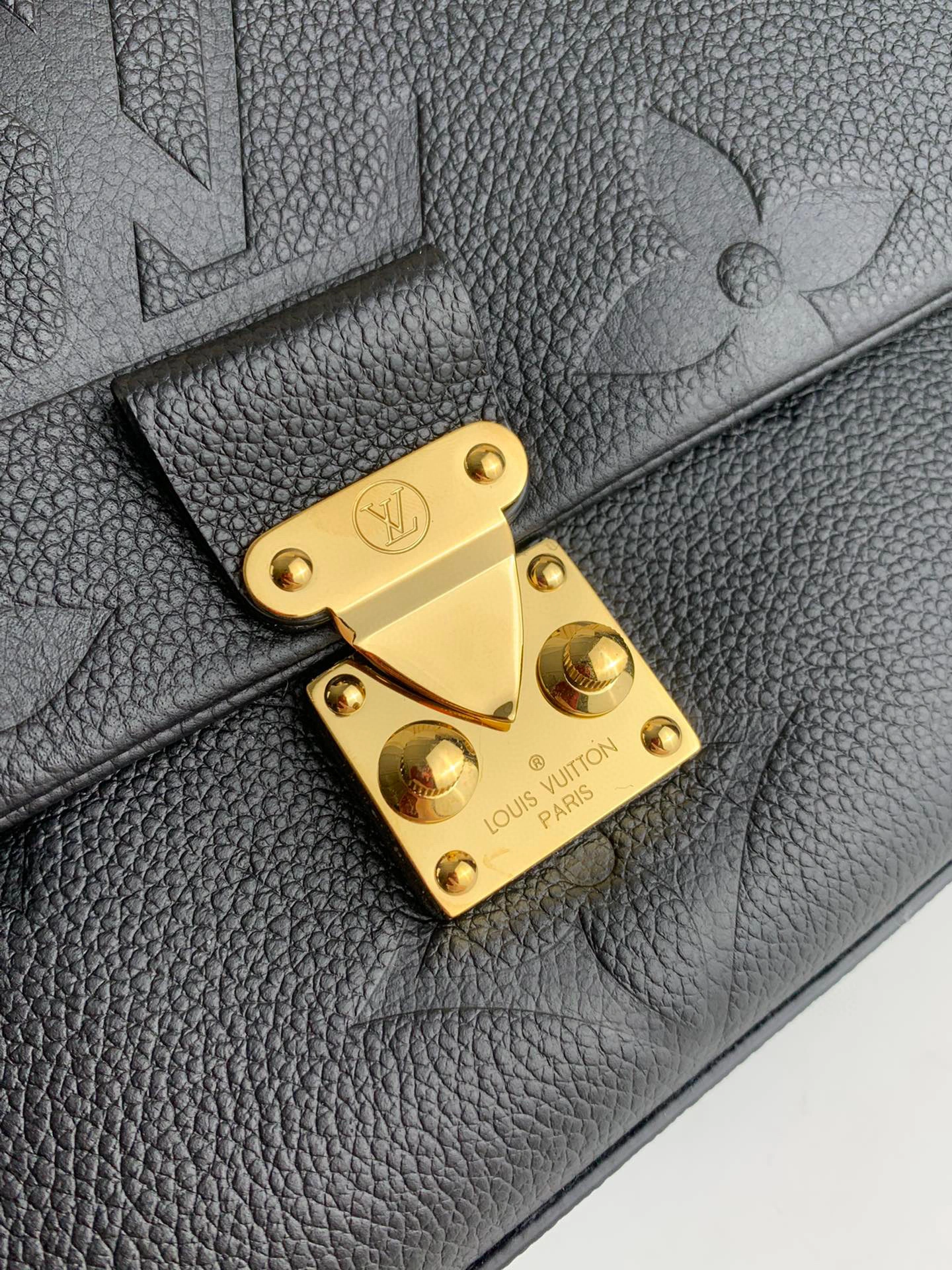 MOMO- M45976 item：B-B000E2628C