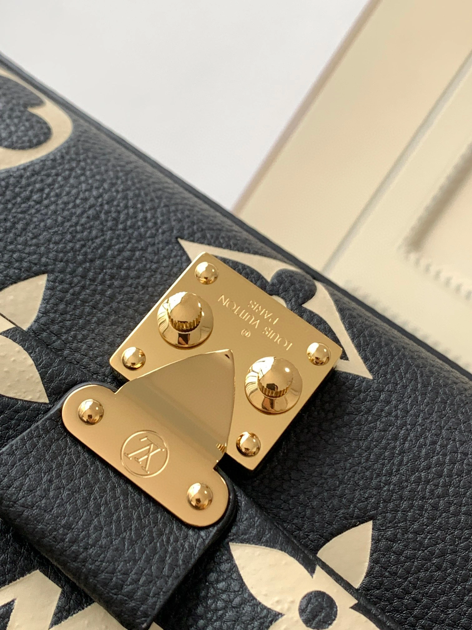 MOMO- M45978 Madeleine BB item：B-B000E2620C
