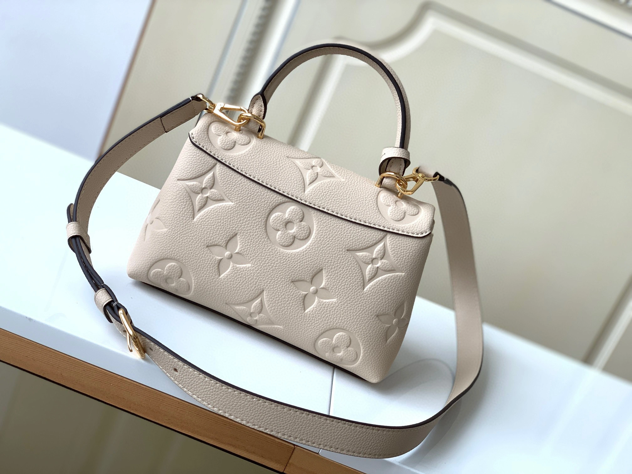 MOMO- M46008Madeleine BB item：B-B000E2619C