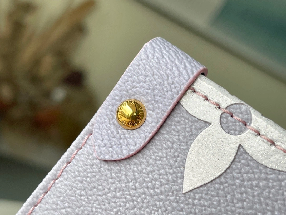 MOMO- M46076 2022 OnTheGo item：B-B040E2602C