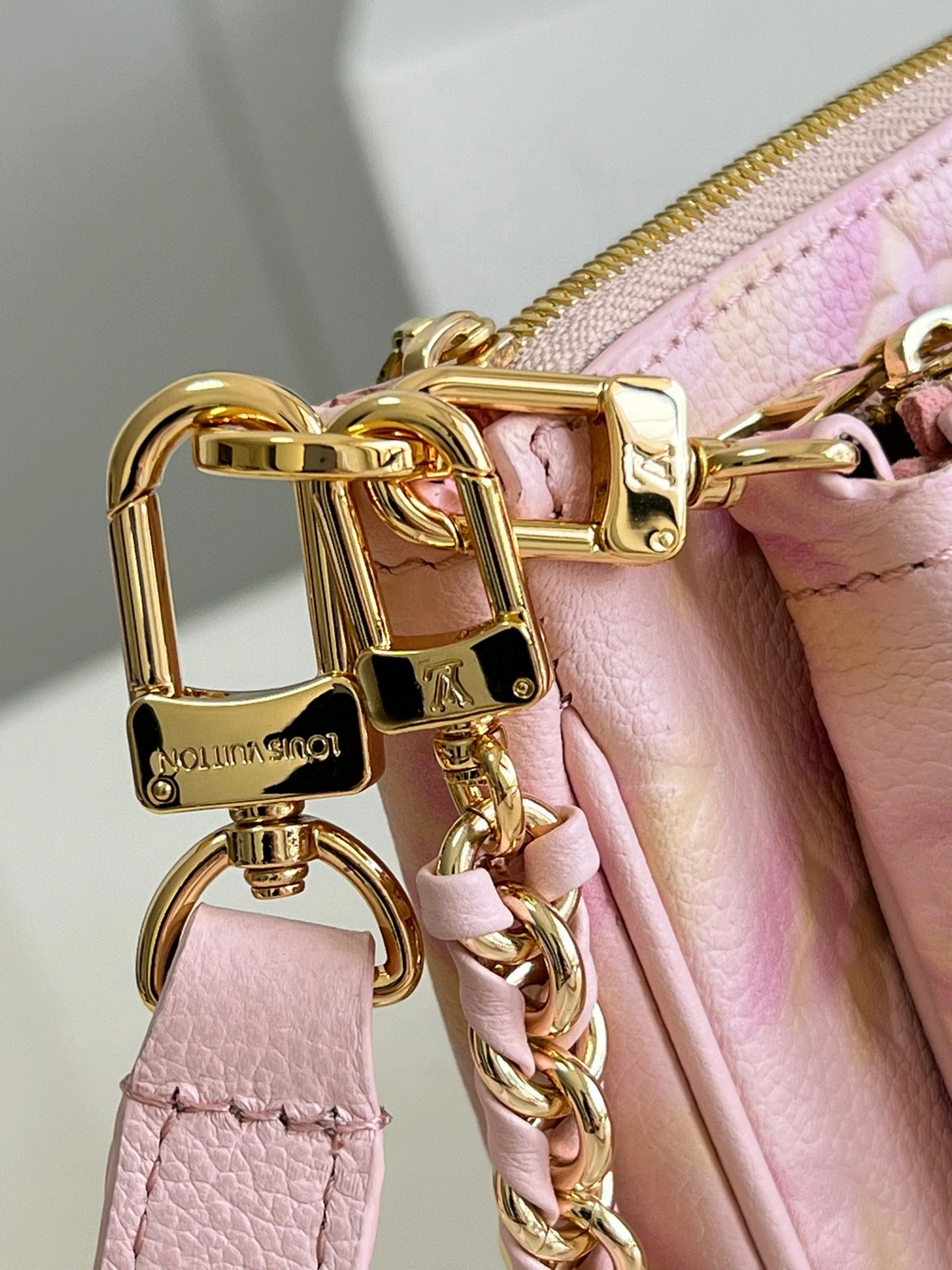 MOMO- M46093 Multi Pochette Accessoires Monogram Empreinte item：B-B000F3015C