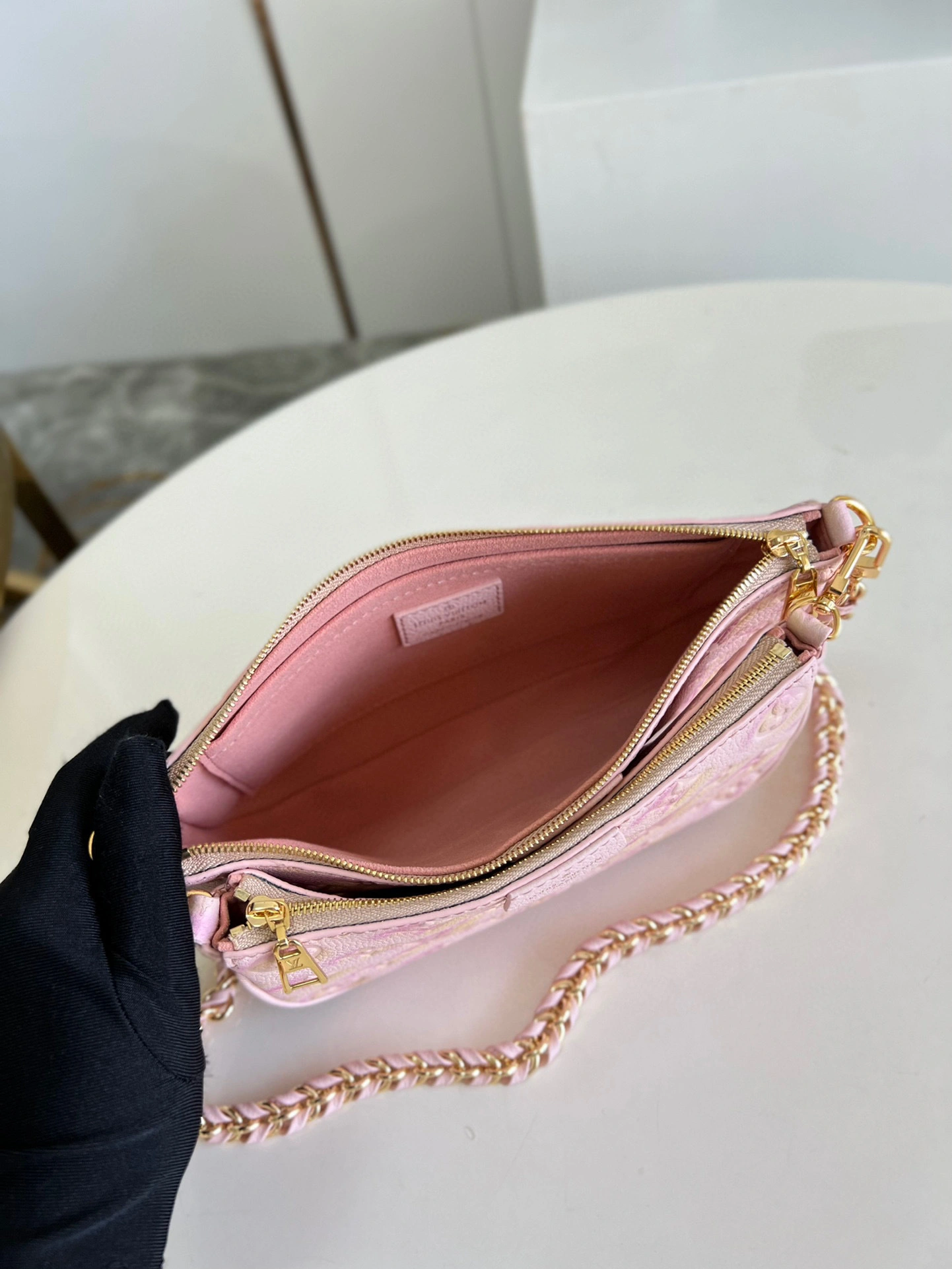 MOMO- M46093 Multi Pochette Accessoires Monogram Empreinte item：B-B000F3015C