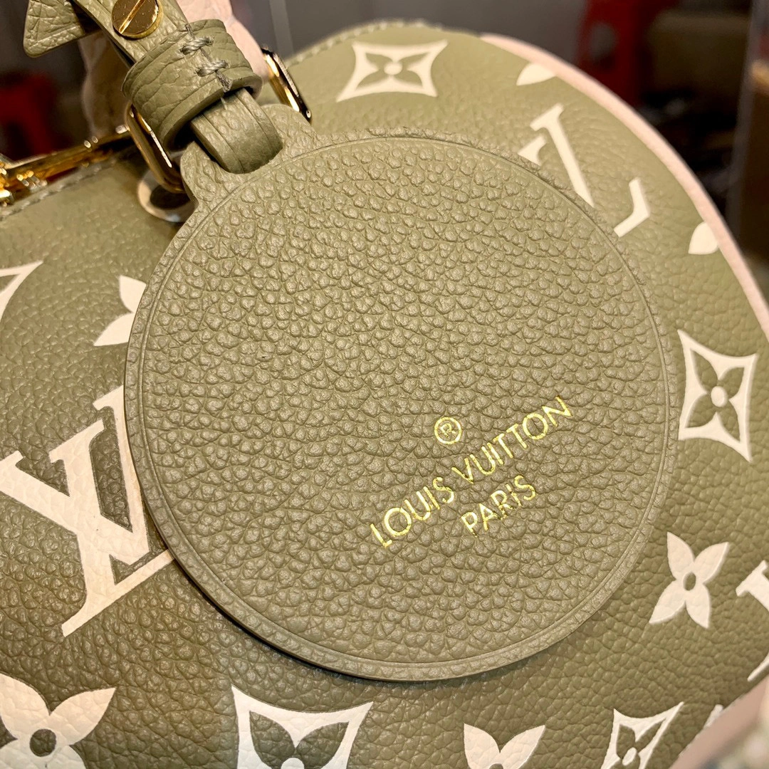 MOMO- M46118 20 item：B-B000E2606C