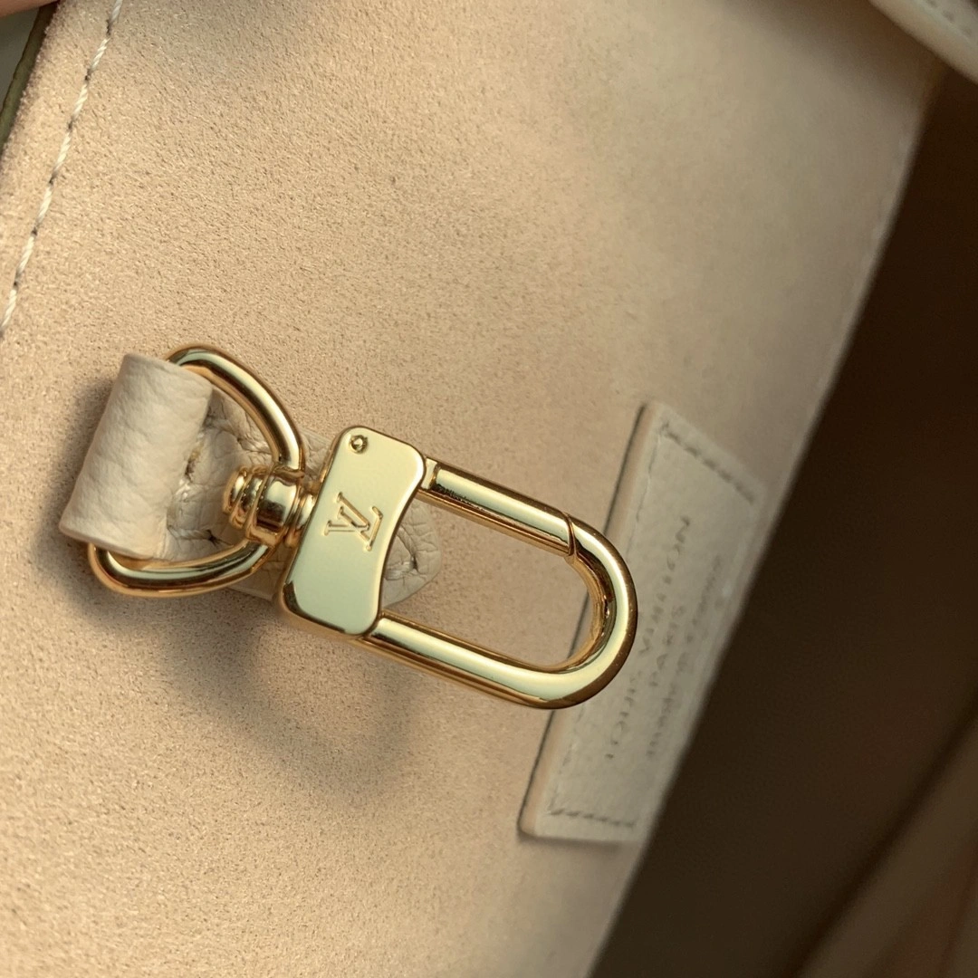 MOMO- M46128 cowhide OnTheGo item : B-B202D1817