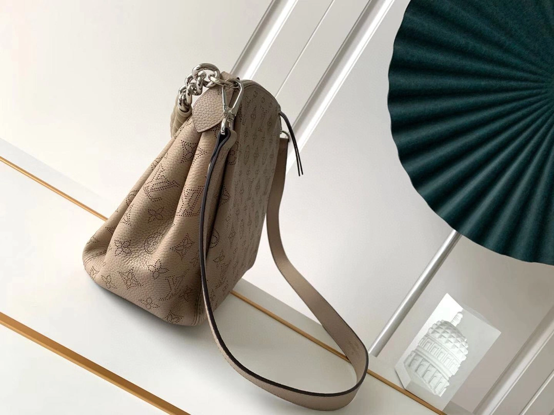 MOMO- M51224 Calfskin item : A-B00L2912