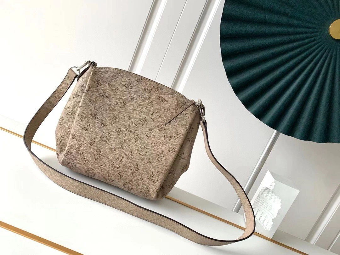 MOMO- M51224 Calfskin item : A-B00L2912