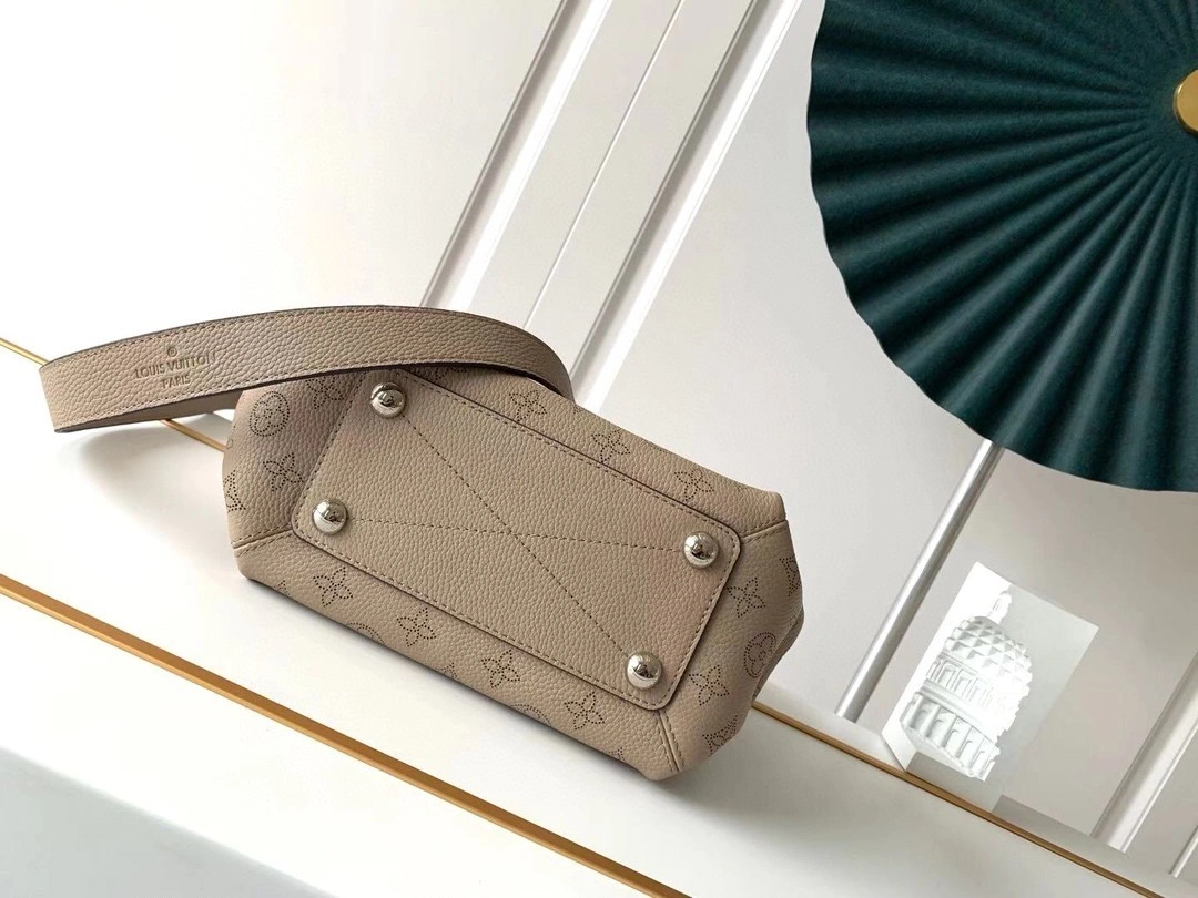 MOMO- M51224 Calfskin item : A-B00L2912