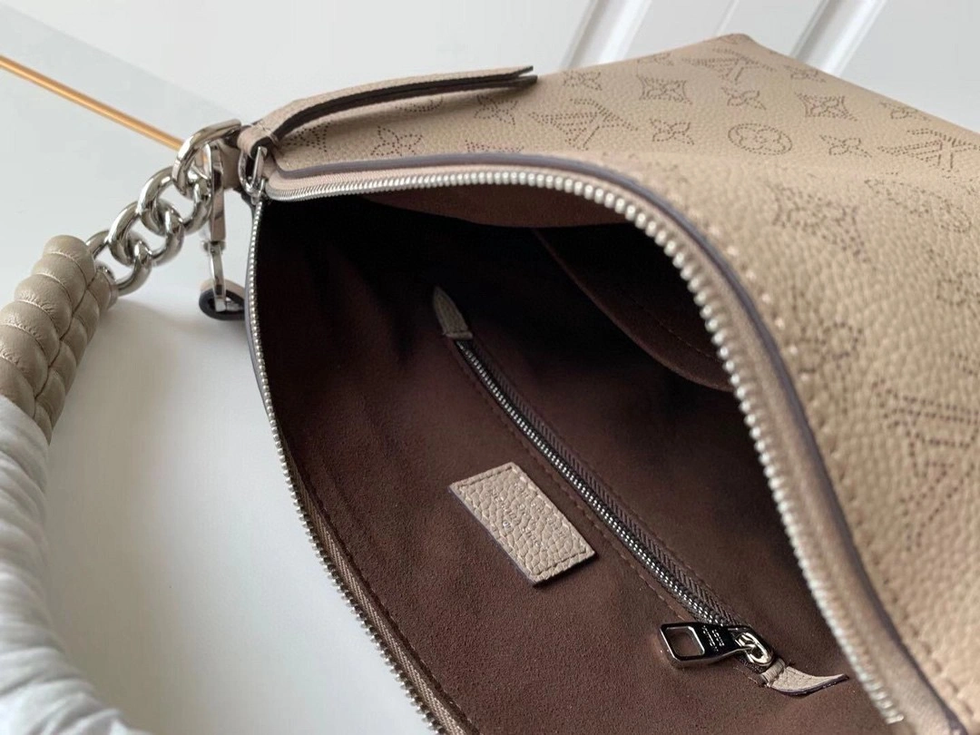 MOMO- M51224 Calfskin item : A-B00L2912