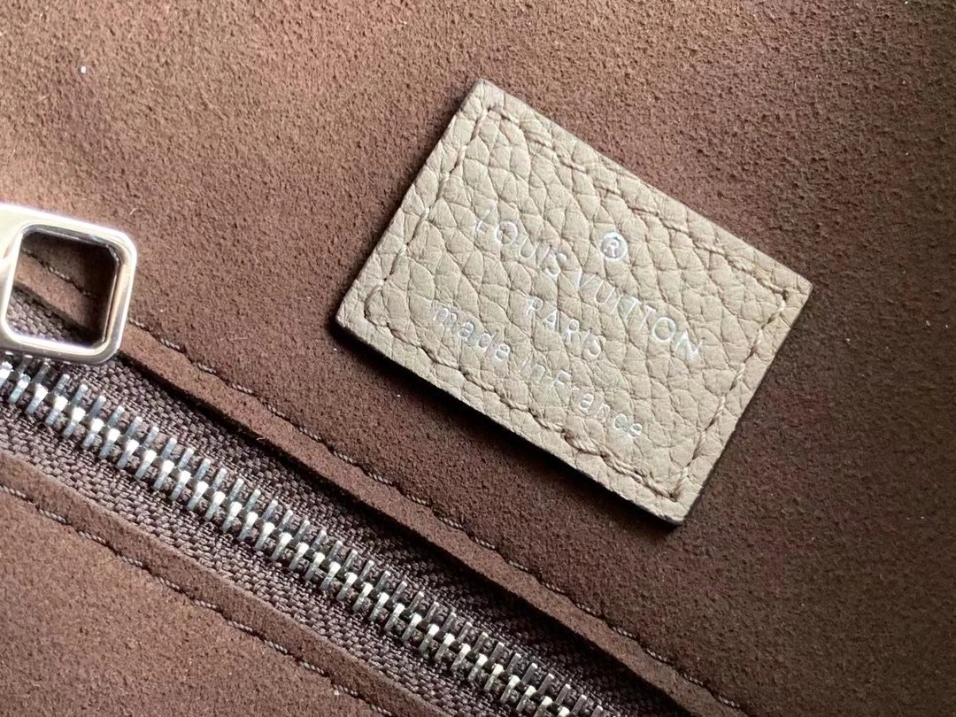 MOMO- M51224 Calfskin item : A-B00L2912