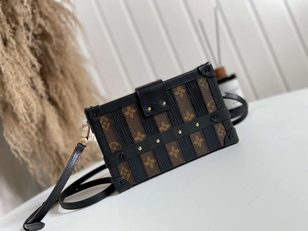 *MOMO- M56826 sheephide item : A-B00H0211