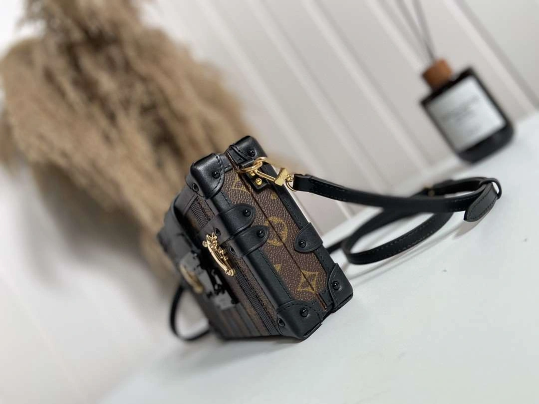 *MOMO- M56826 sheephide item : A-B00H0211