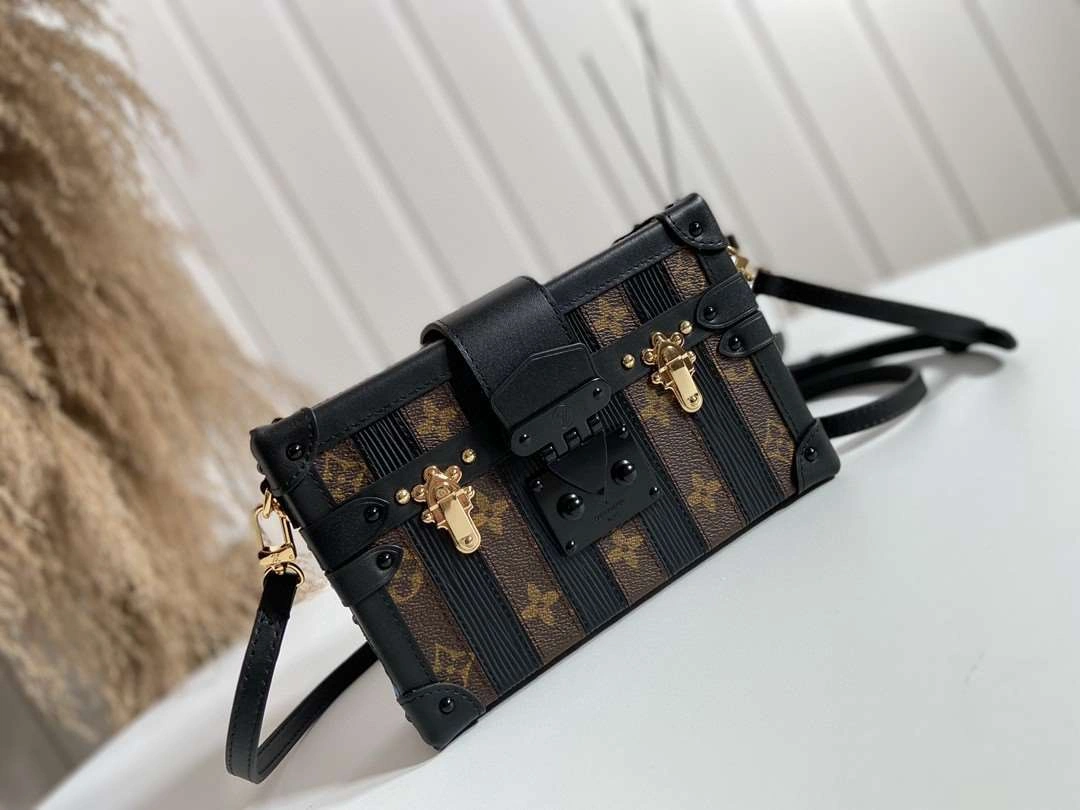 *MOMO- M56826 sheephide item : A-B00H0211
