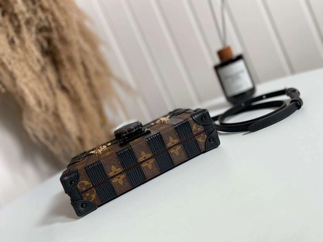 *MOMO- M56826 sheephide item : A-B00H0211