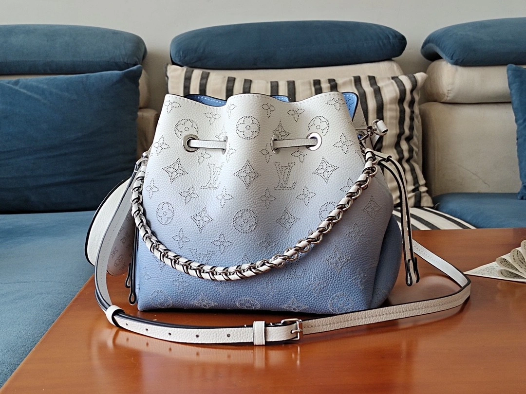 MOMO- M57856 Calfskin item : A-B00L2725