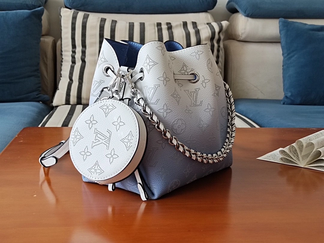 MOMO- M57856 Calfskin item : A-B00L2725