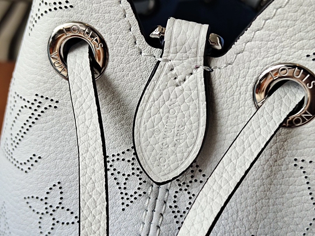 MOMO- M57856 Calfskin item : A-B00L2725