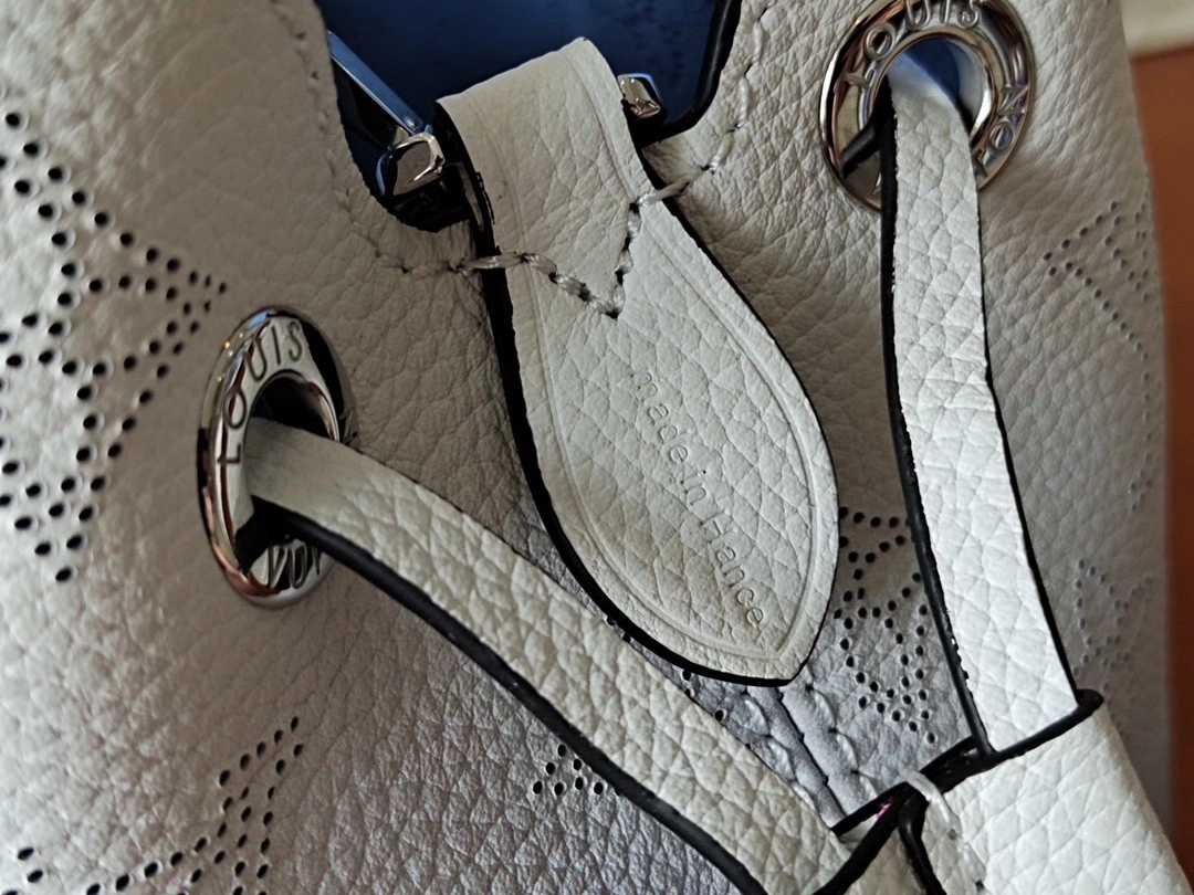 MOMO- M57856 Calfskin item : A-B00L2725