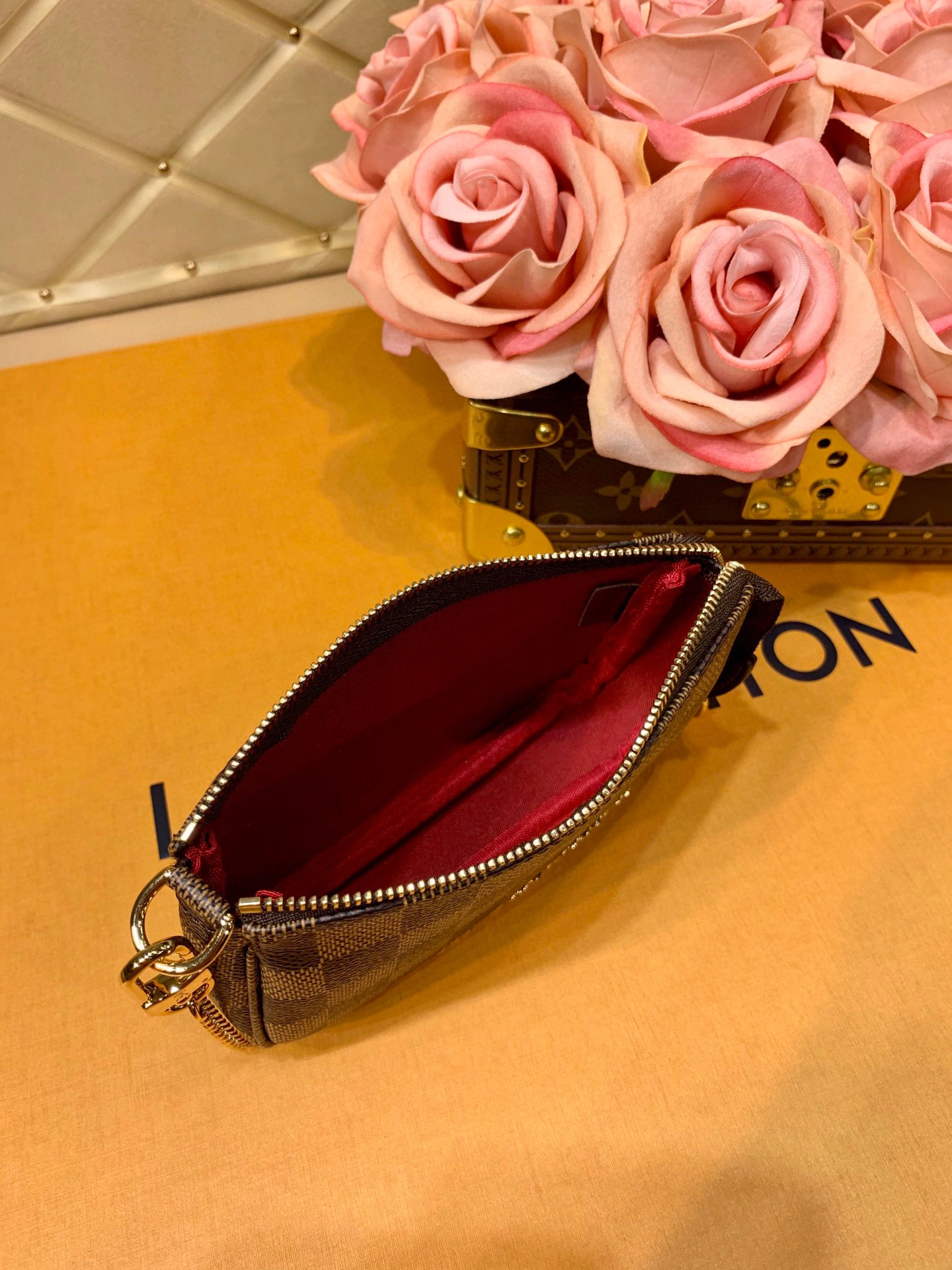 MOMO- M58009 Item: B-B202D1500