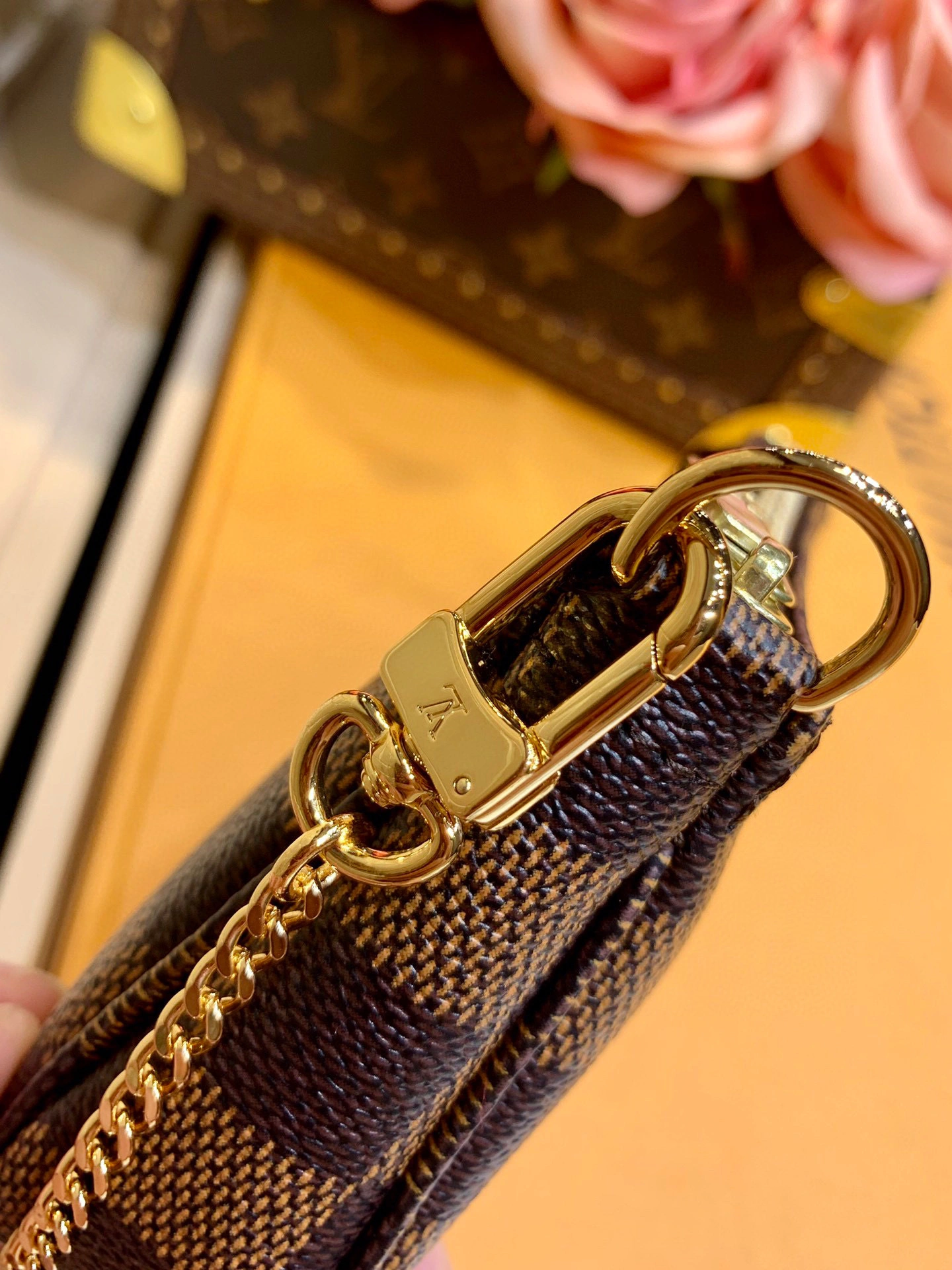 MOMO- M58009 Item: B-B202D1500